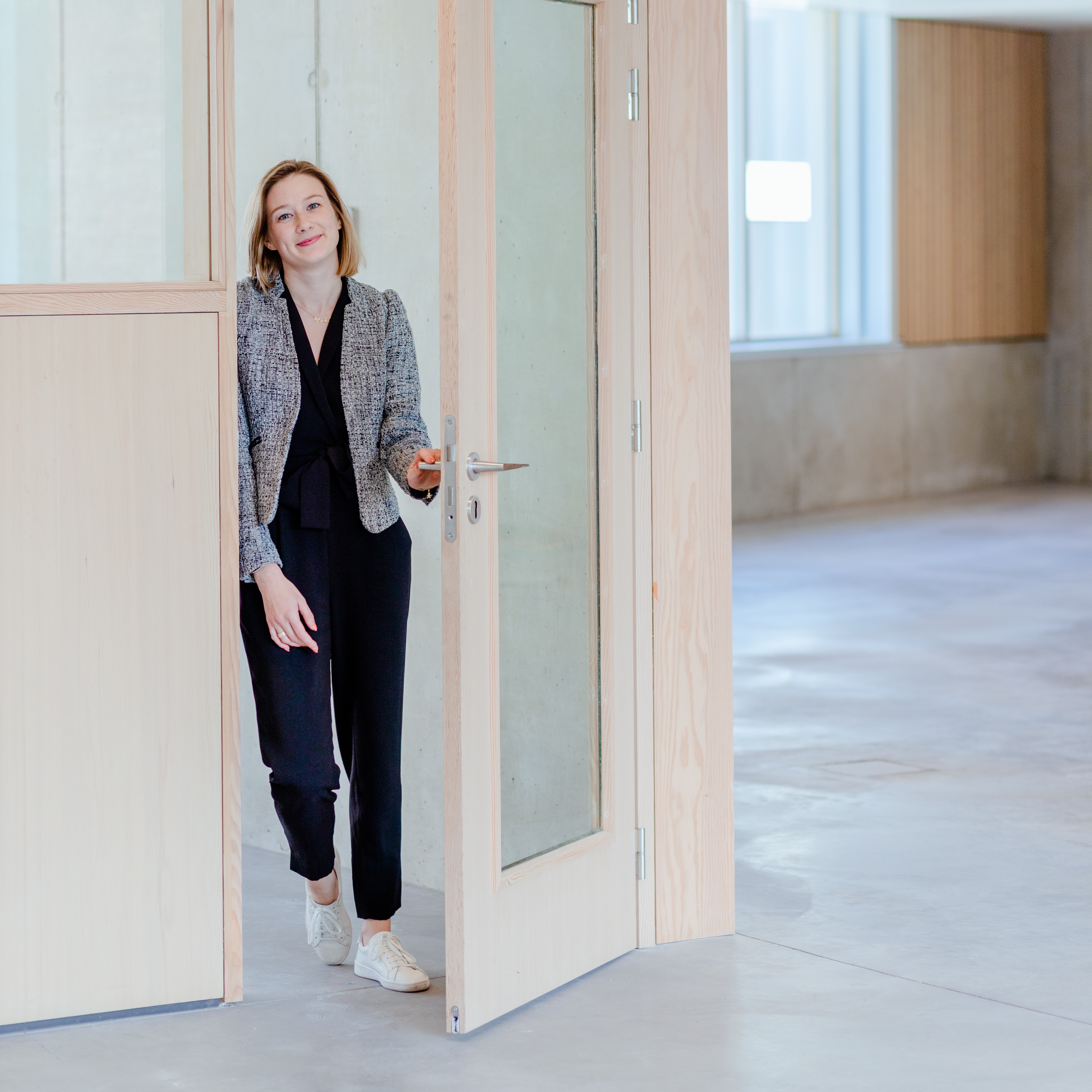 Esther-Lynne Uyttendaele (beleidsadviseur fondsenwerving) - Fotograaf Femke Vercauteren